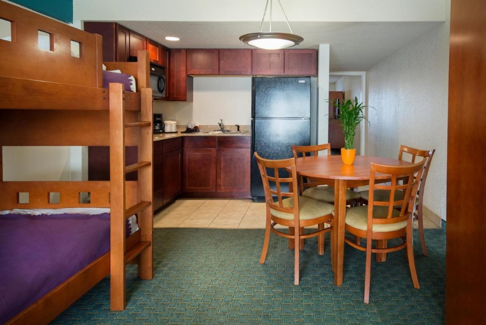Room image 4